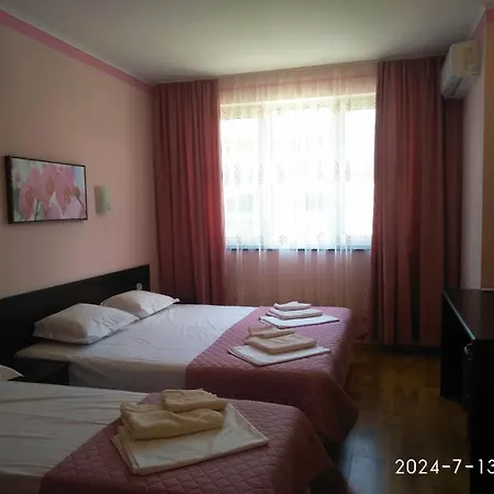 Plaza 4* Napospart