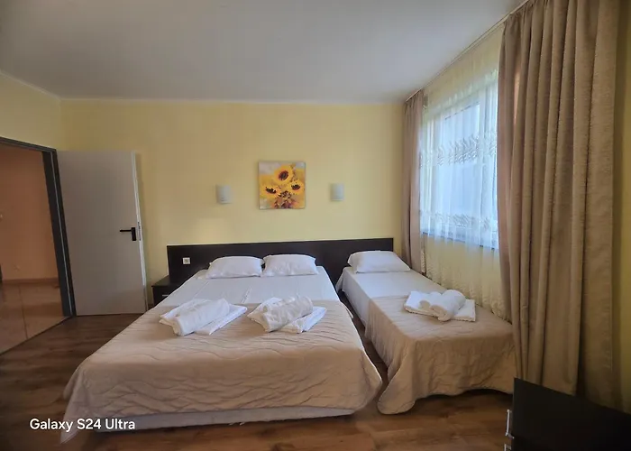 Plaza 4* Сонячний Берег